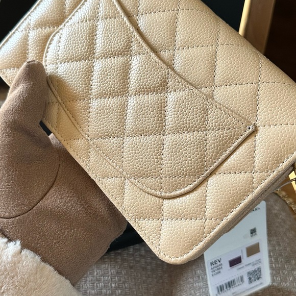 New Chanel Wallet on Chain In new Beige Caviar Leather - Picture 4 of 7